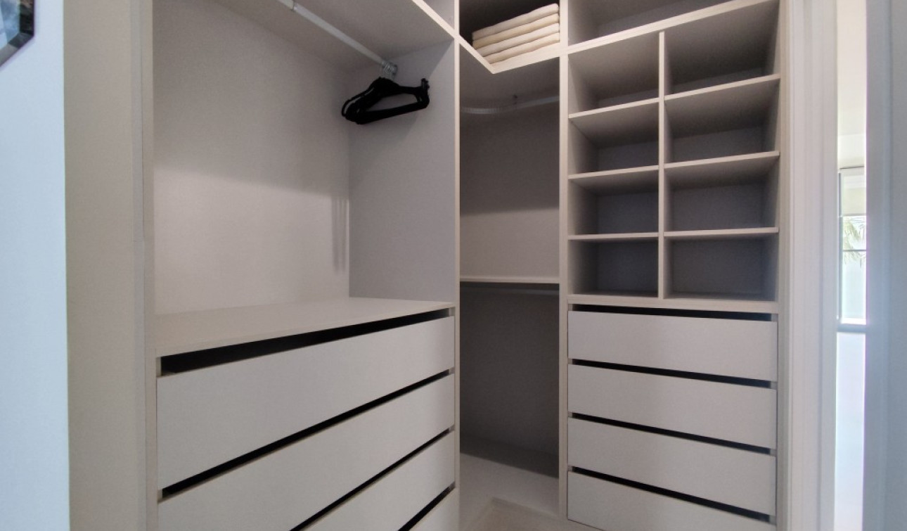 Resale - Apartment / Flat - Mar de Cristal