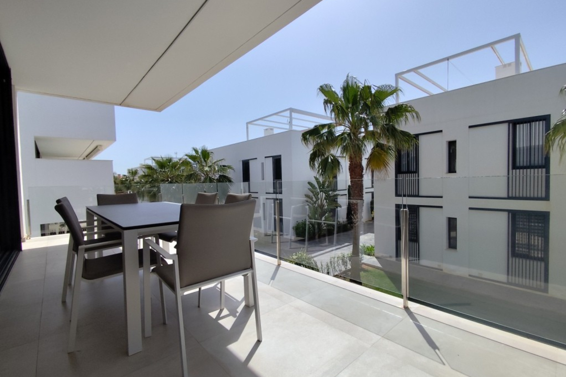 Resale - Apartment / Flat - Mar de Cristal
