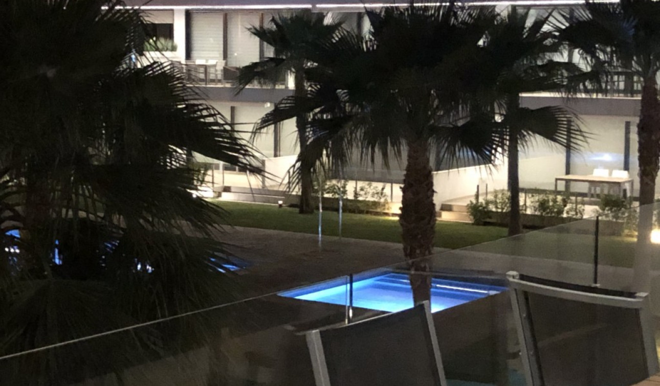 Resale - Apartment / Flat - Mar de Cristal