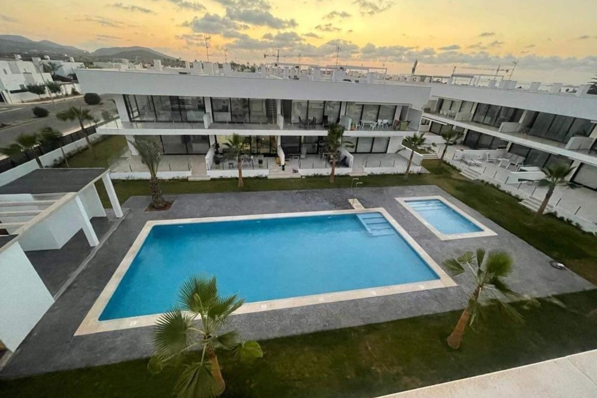 Resale - Apartment / Flat - Mar de Cristal