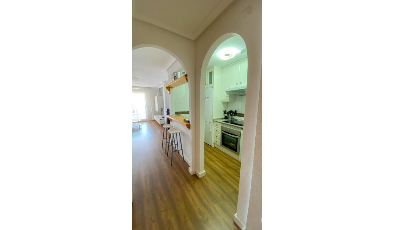 Resale - Apartment / Flat - Mil Palmeras