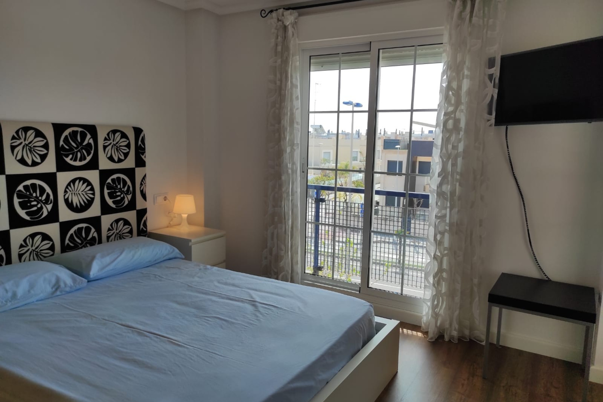 Resale - Apartment / Flat - Mil Palmeras