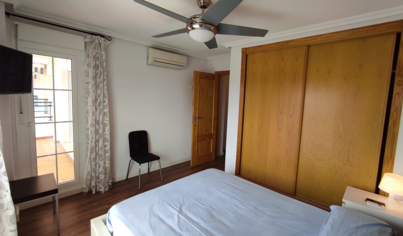Resale - Apartment / Flat - Mil Palmeras