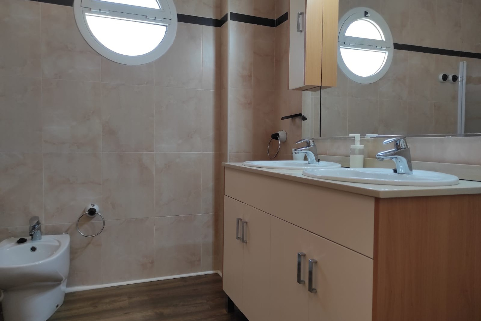 Resale - Apartment / Flat - Mil Palmeras