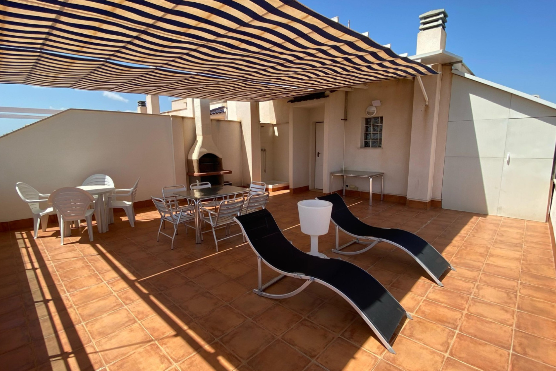 Resale - Apartment / Flat - Mil Palmeras