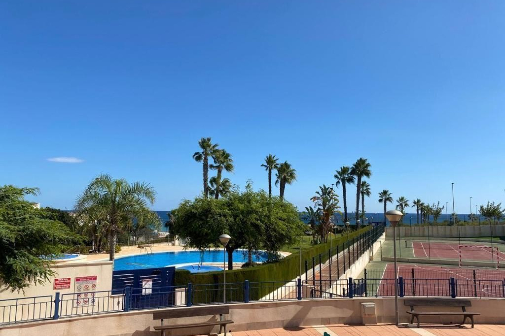 Resale - Apartment / Flat - Mil Palmeras