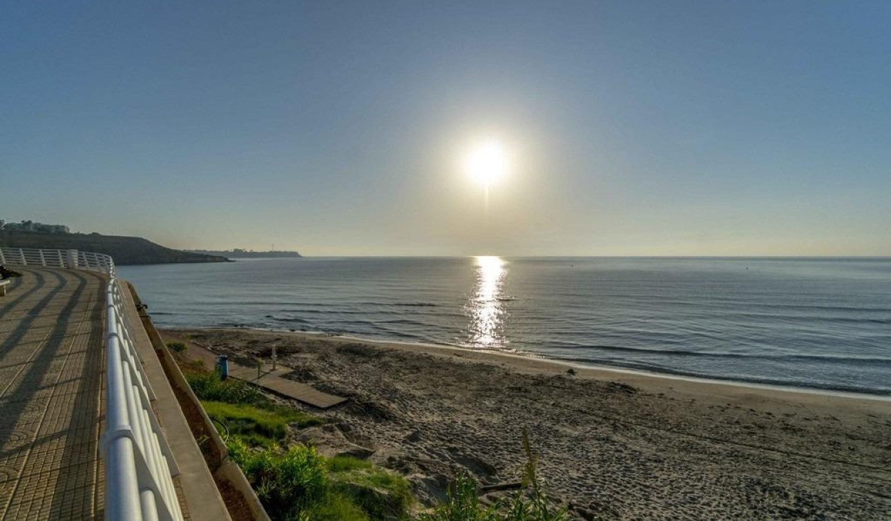 Resale - Apartment / Flat - Orihuela Costa - Aguamarina