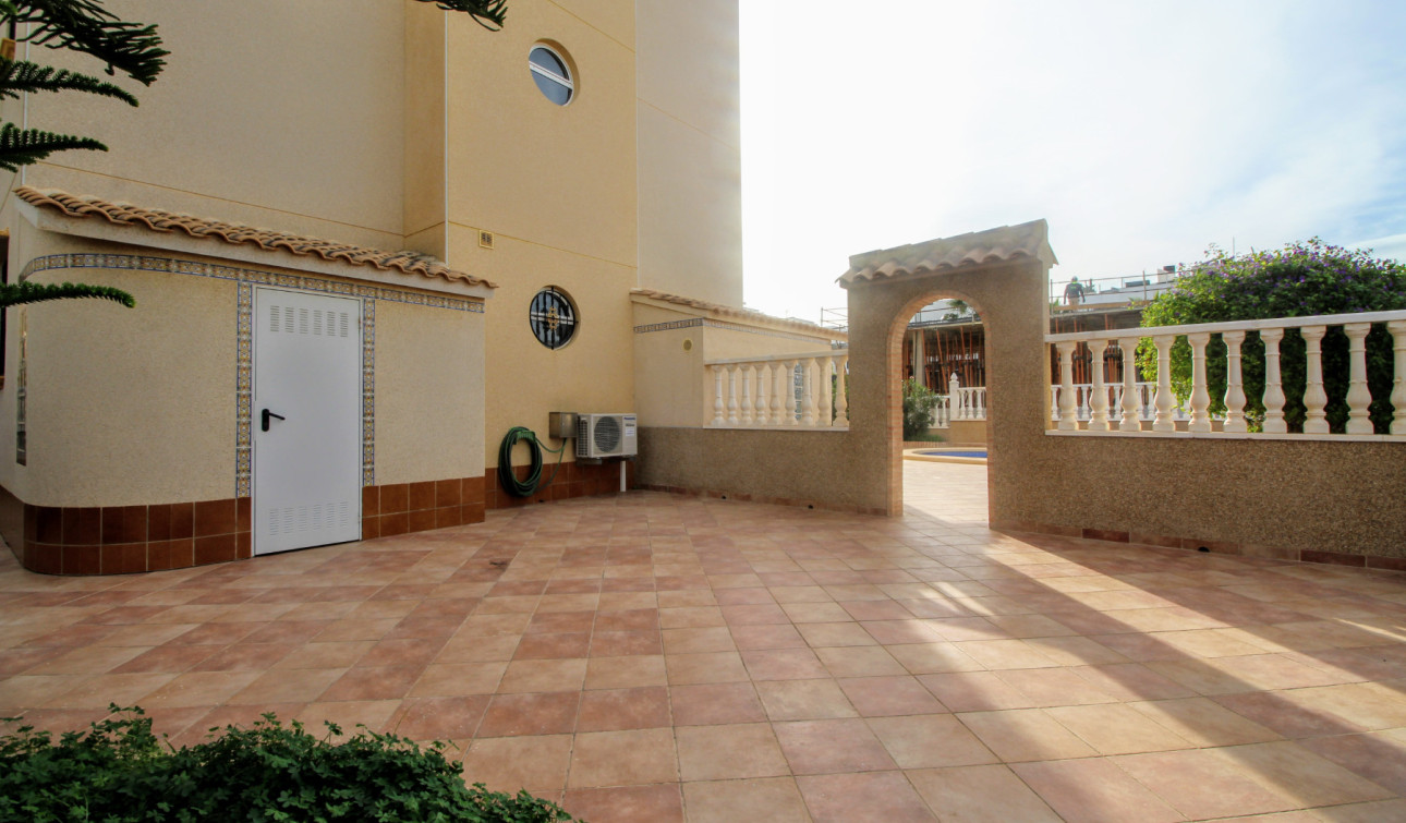 Resale - Apartment / Flat - Orihuela Costa - Cabo Roig