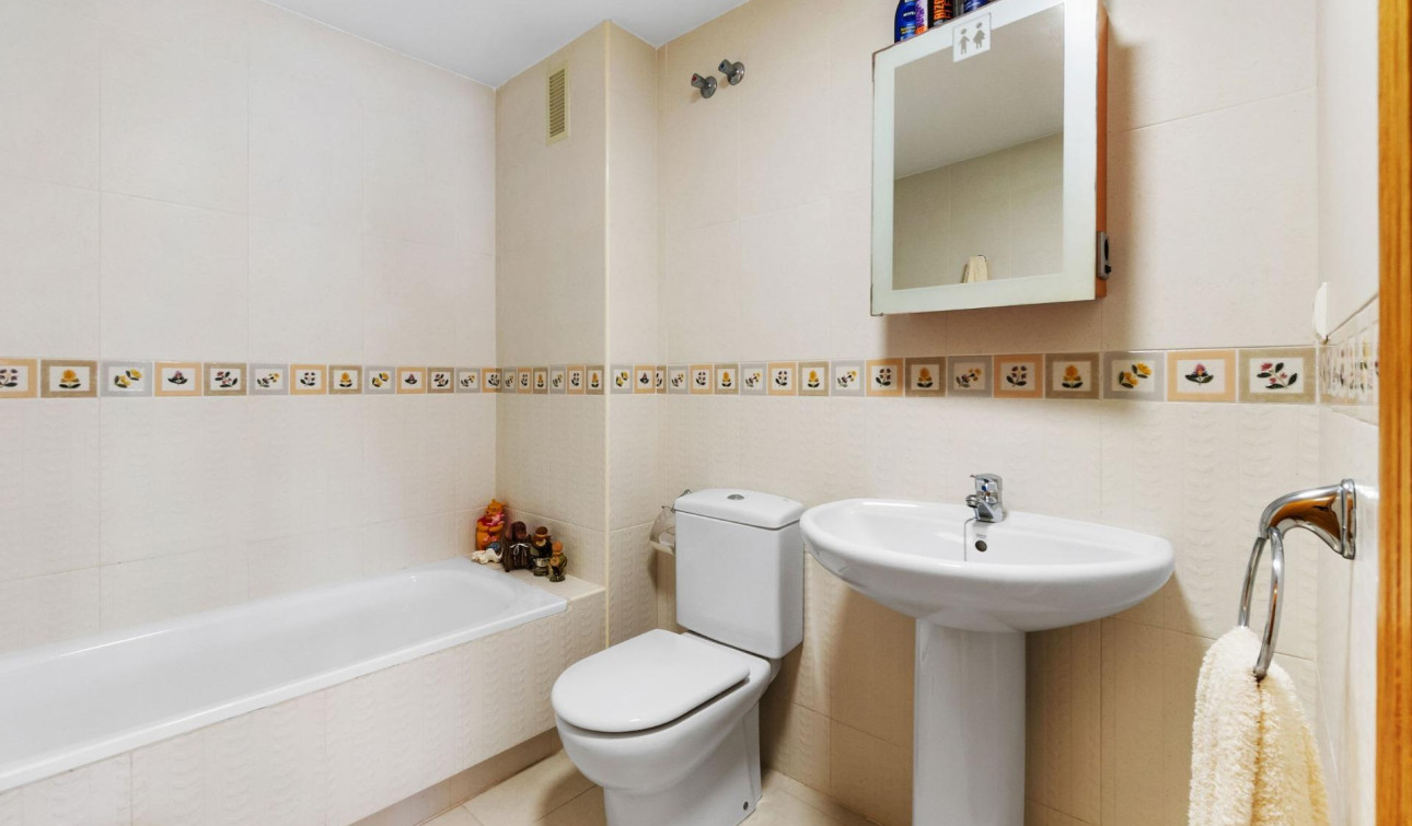 Resale - Apartment / Flat - Orihuela Costa - Campoamor