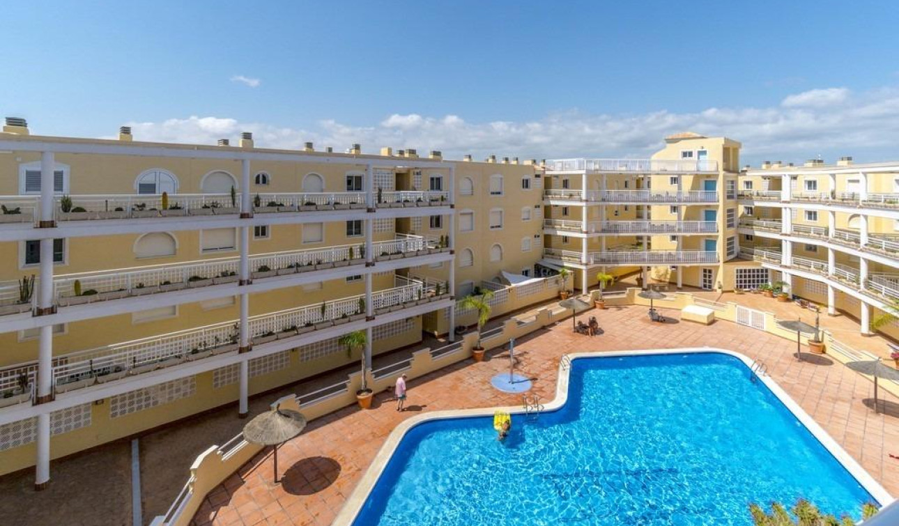 Resale - Apartment / Flat - Orihuela Costa - Campoamor