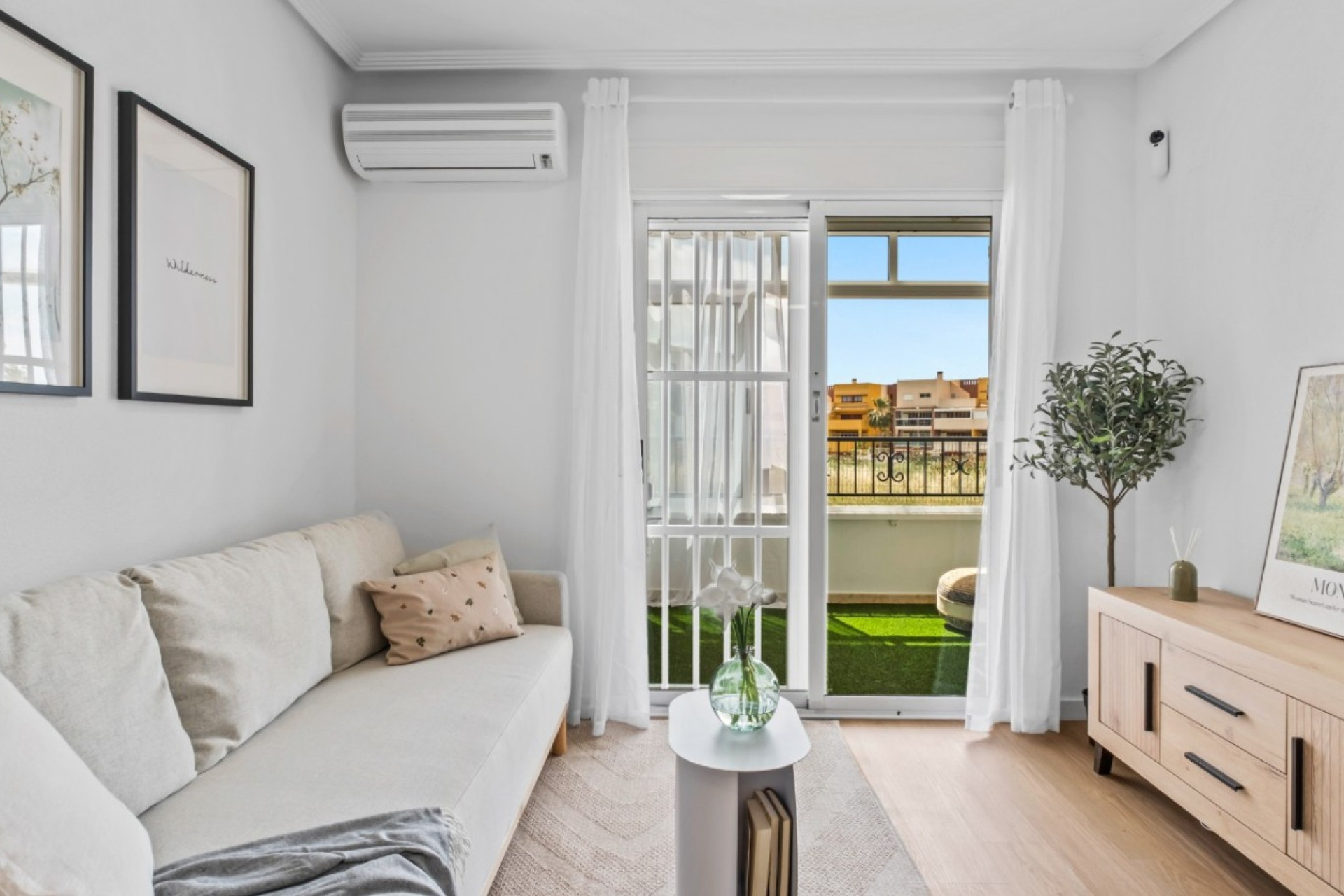 Resale - Apartment / Flat - Orihuela Costa - La Florida