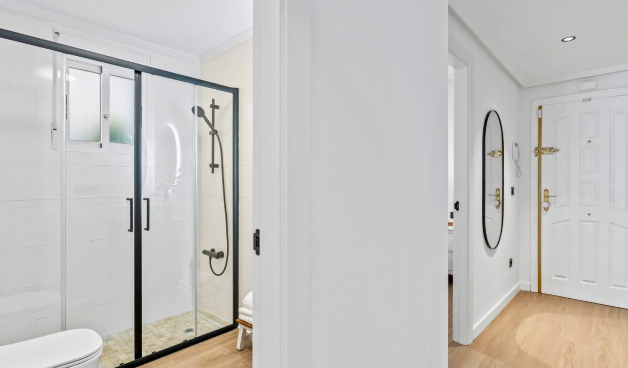 Resale - Apartment / Flat - Orihuela Costa - La Florida