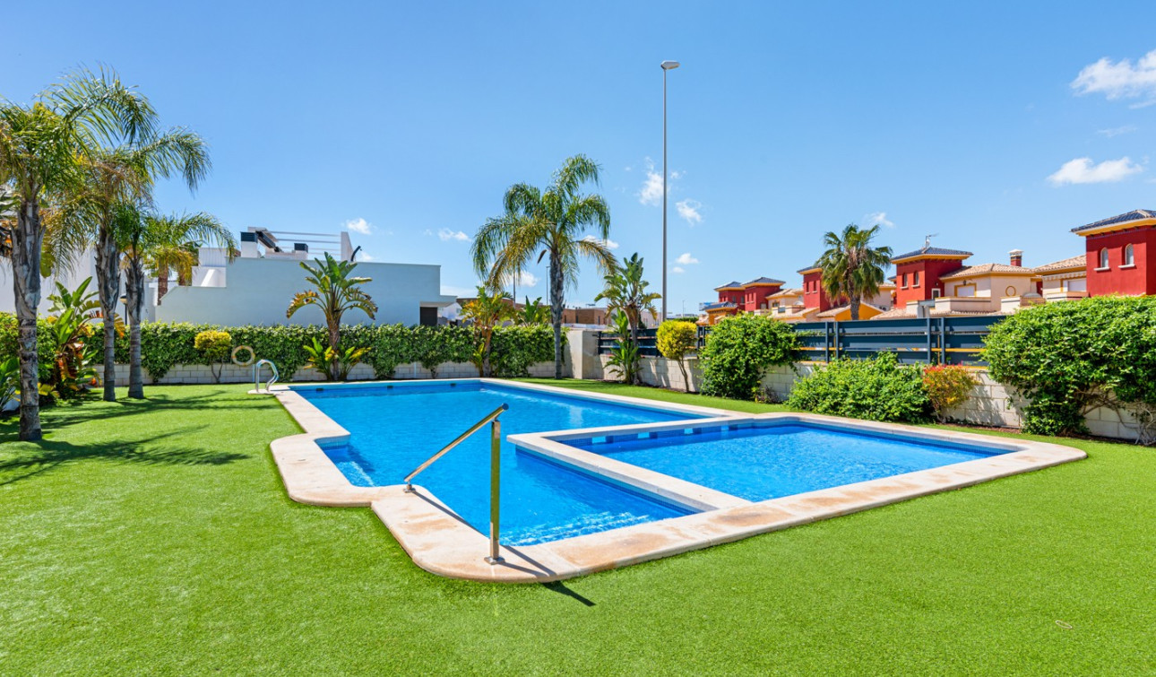 Resale - Apartment / Flat - Orihuela Costa - Las Filipinas