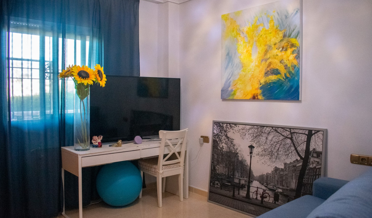 Resale - Apartment / Flat - Orihuela Costa - Los Dolses