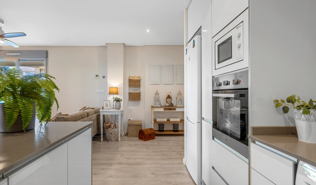 Resale - Apartment / Flat - Orihuela Costa - Los Dolses