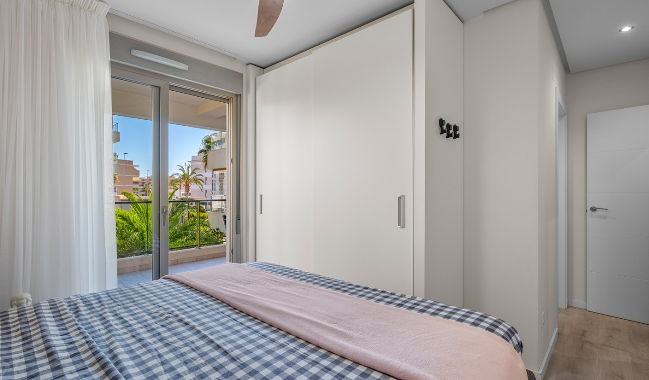 Resale - Apartment / Flat - Orihuela Costa - Los Dolses