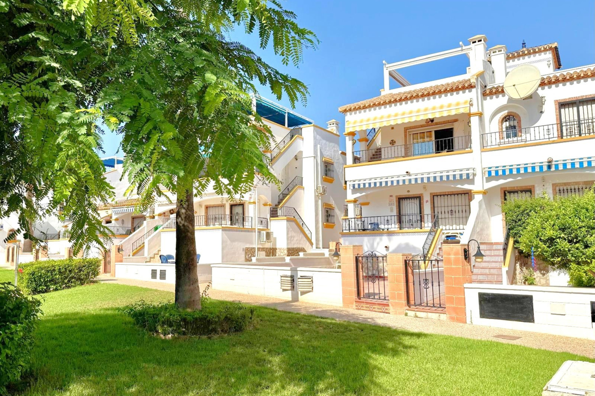 Resale - Apartment / Flat - Orihuela Costa - Los Dolses