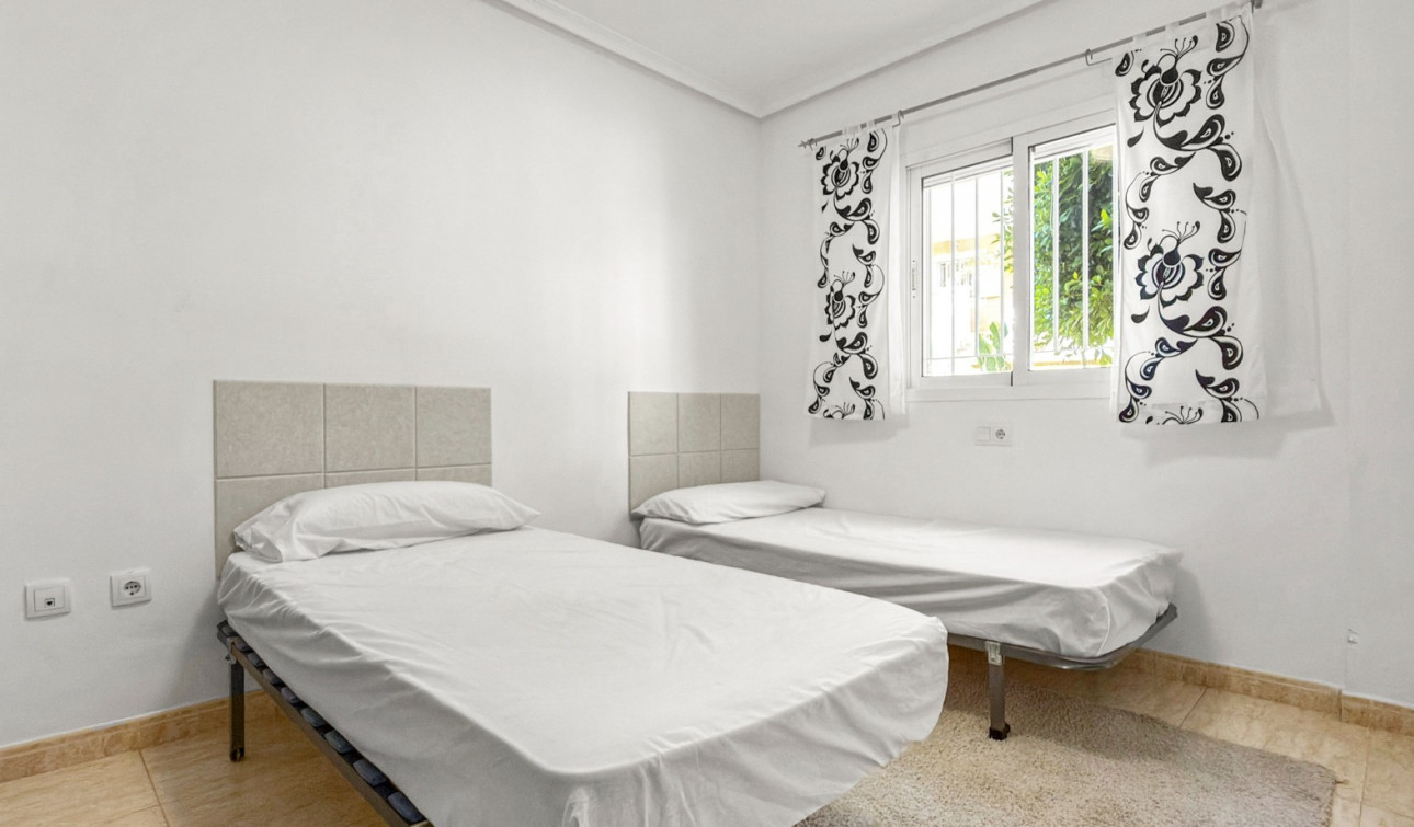 Resale - Apartment / Flat - Orihuela Costa - Playa Flamenca