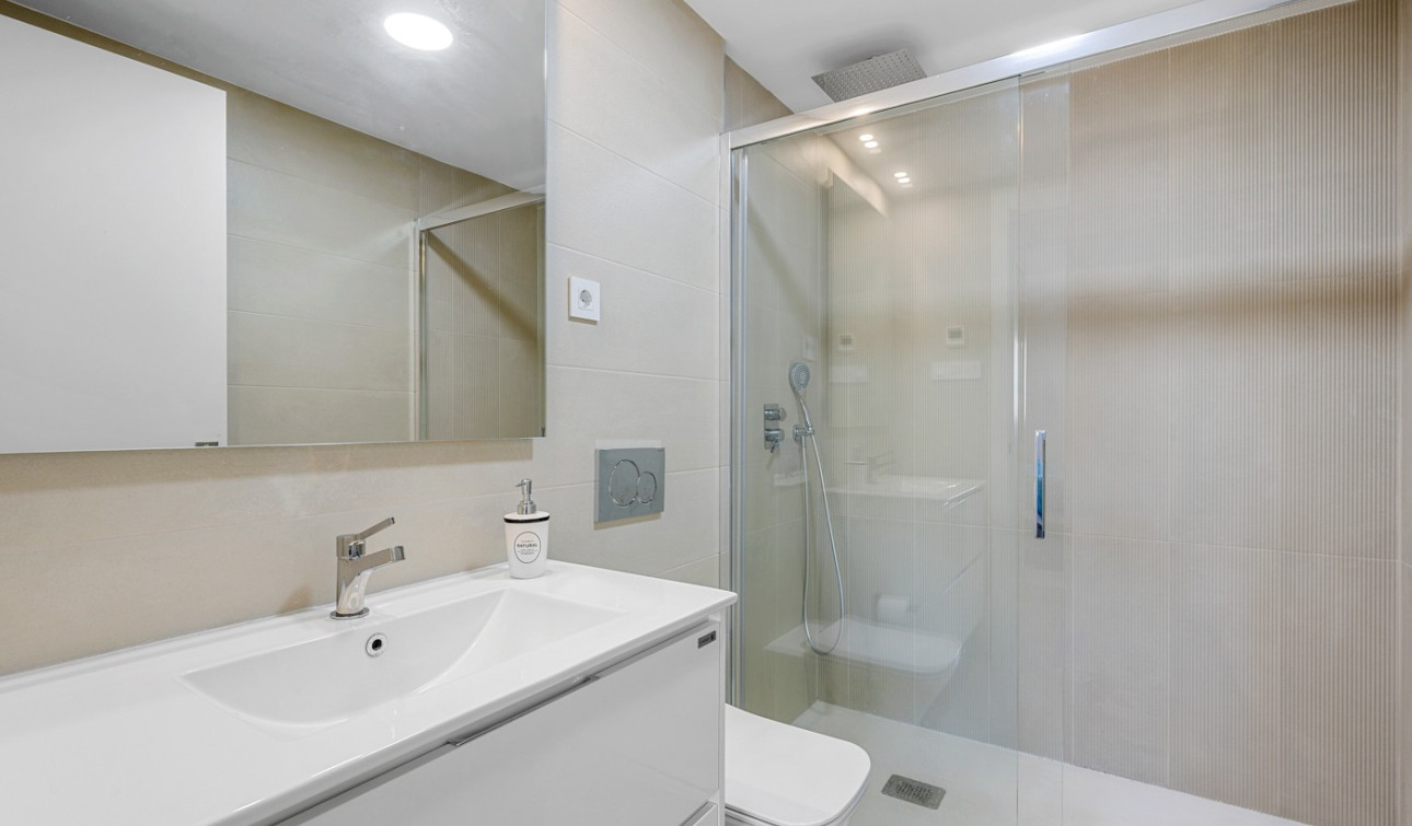 Resale - Apartment / Flat - Orihuela Costa - Punta Prima