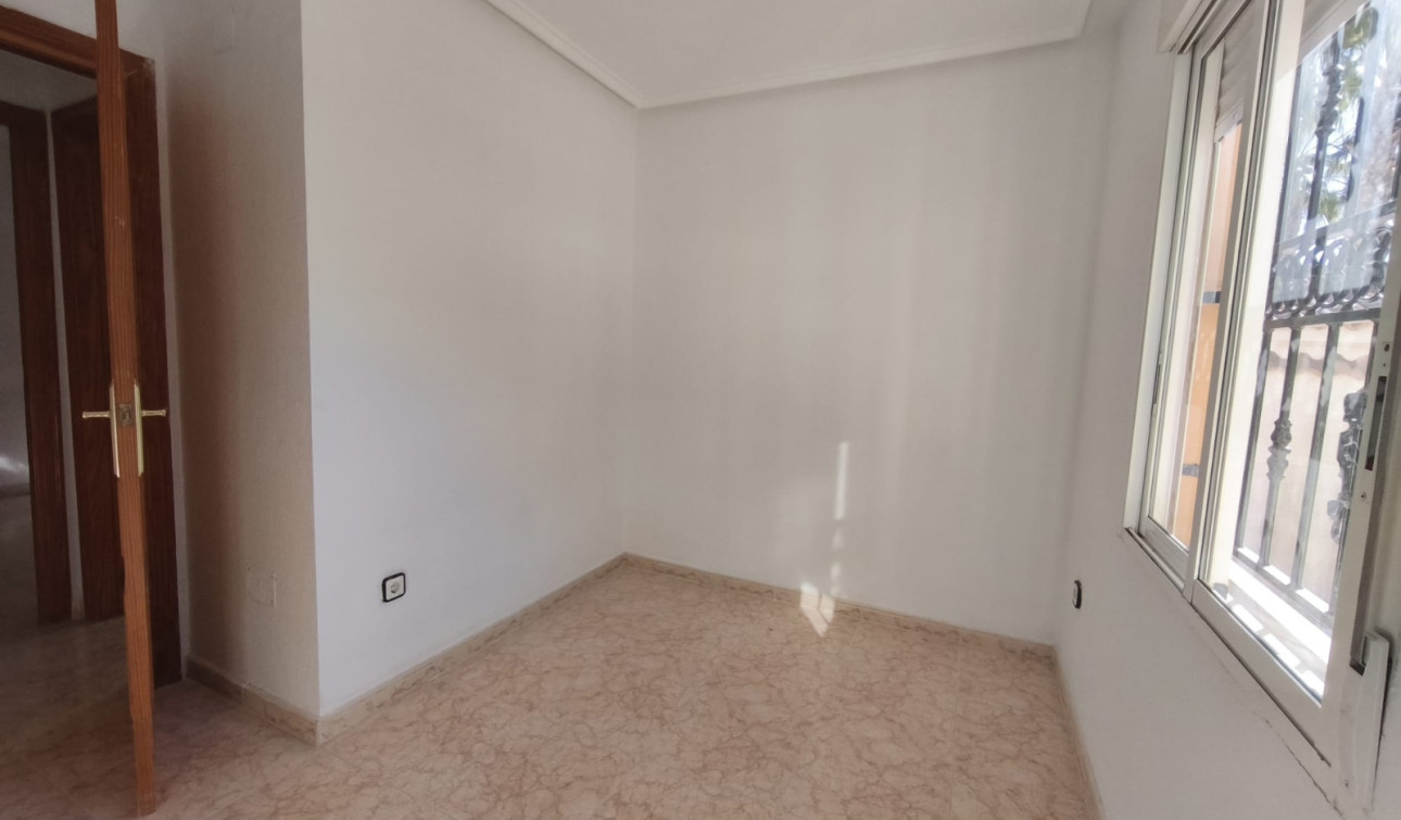 Resale - Apartment / Flat - Orihuela Costa - Punta Prima