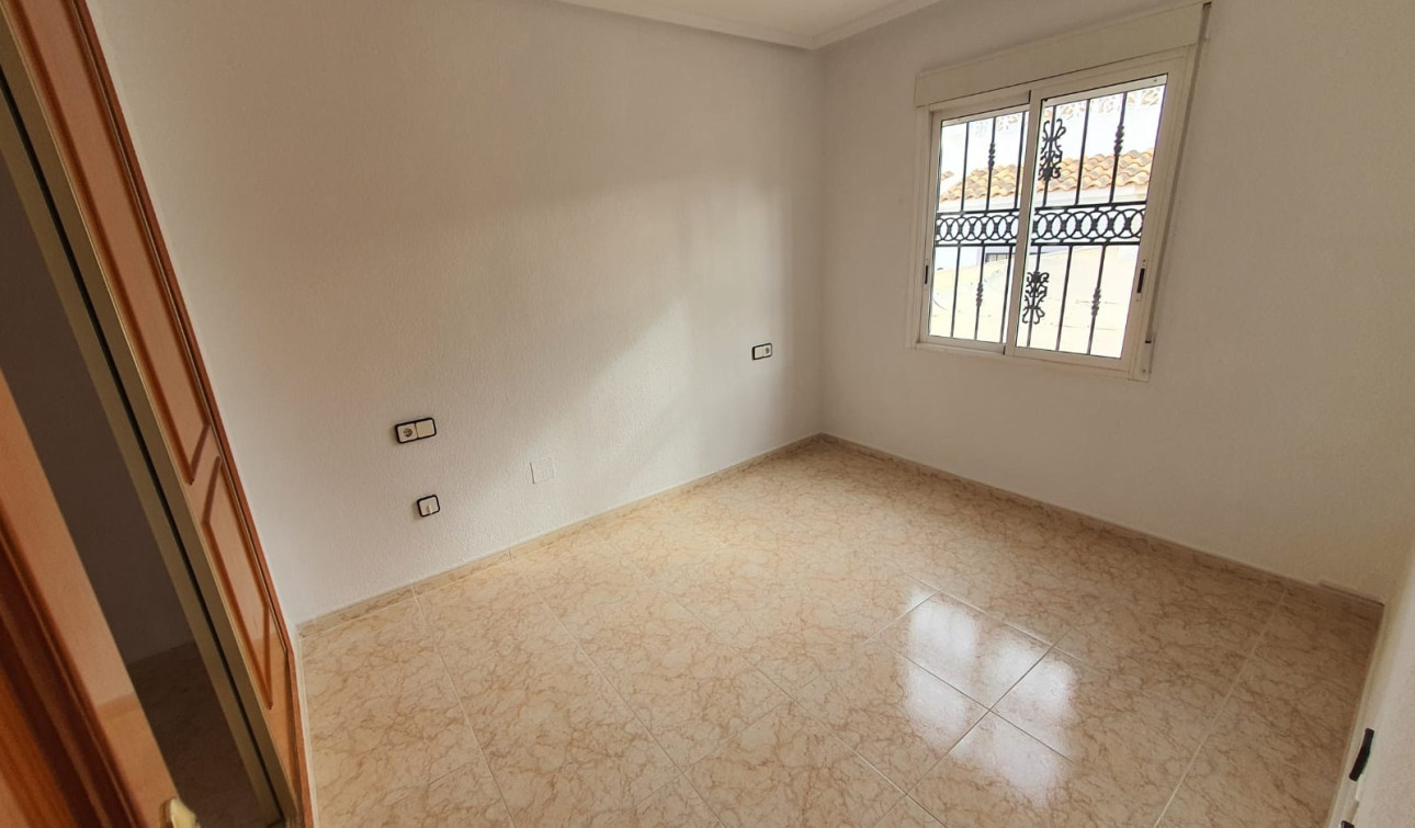 Resale - Apartment / Flat - Orihuela Costa - Punta Prima