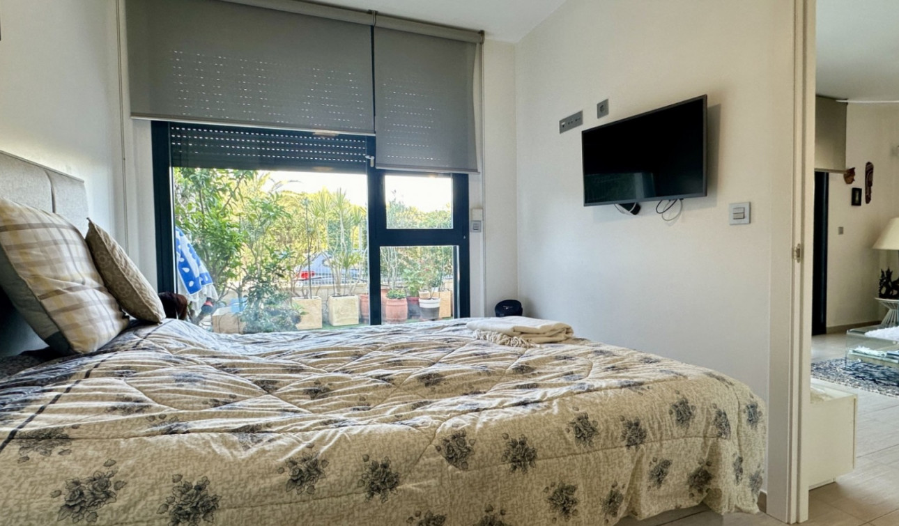 Resale - Apartment / Flat - Orihuela Costa - Punta Prima