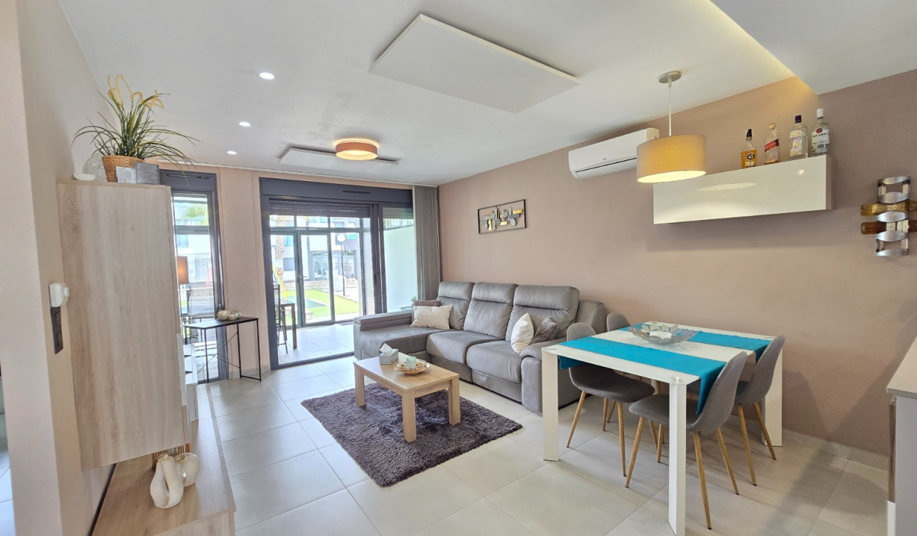 Resale - Apartment / Flat - Orihuela Costa - Punta Prima *