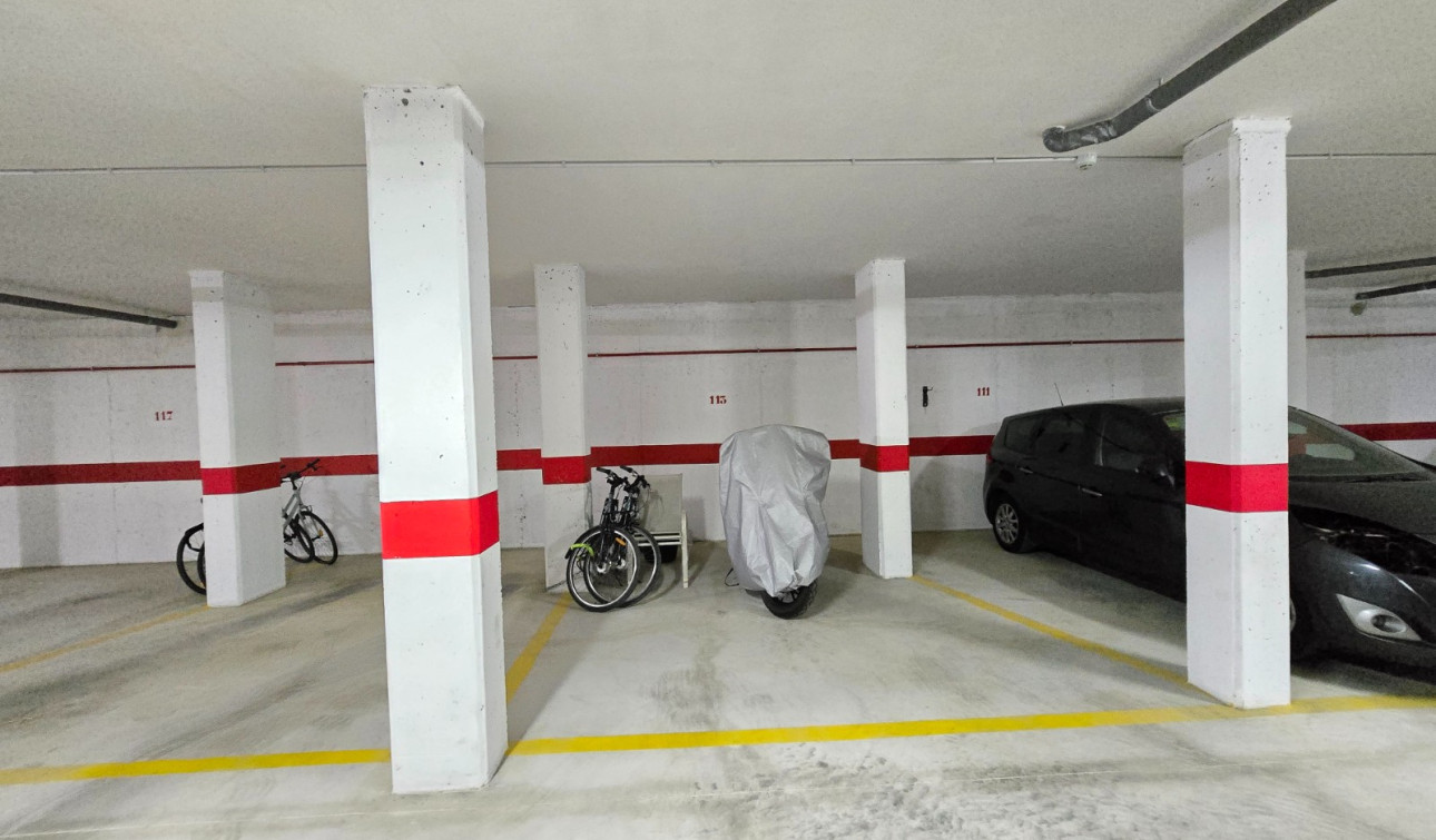 Resale - Apartment / Flat - Orihuela Costa - Punta Prima *