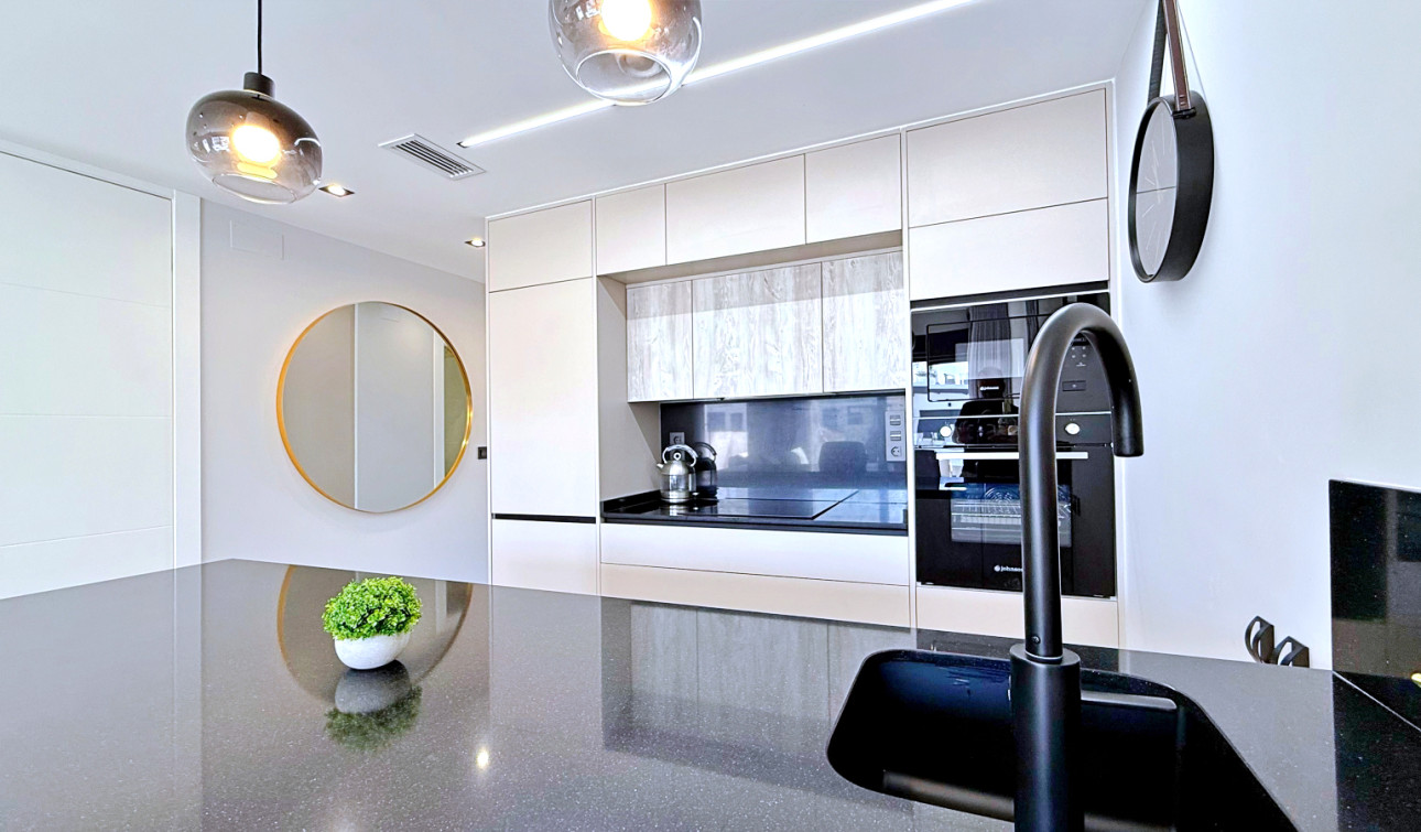 Resale - Apartment / Flat - Orihuela Costa - Punta Prima