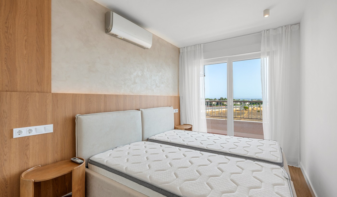 Resale - Apartment / Flat - Orihuela Costa - Punta Prima