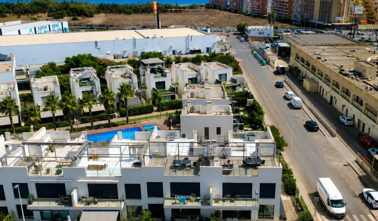 Resale - Apartment / Flat - Orihuela Costa - Punta Prima