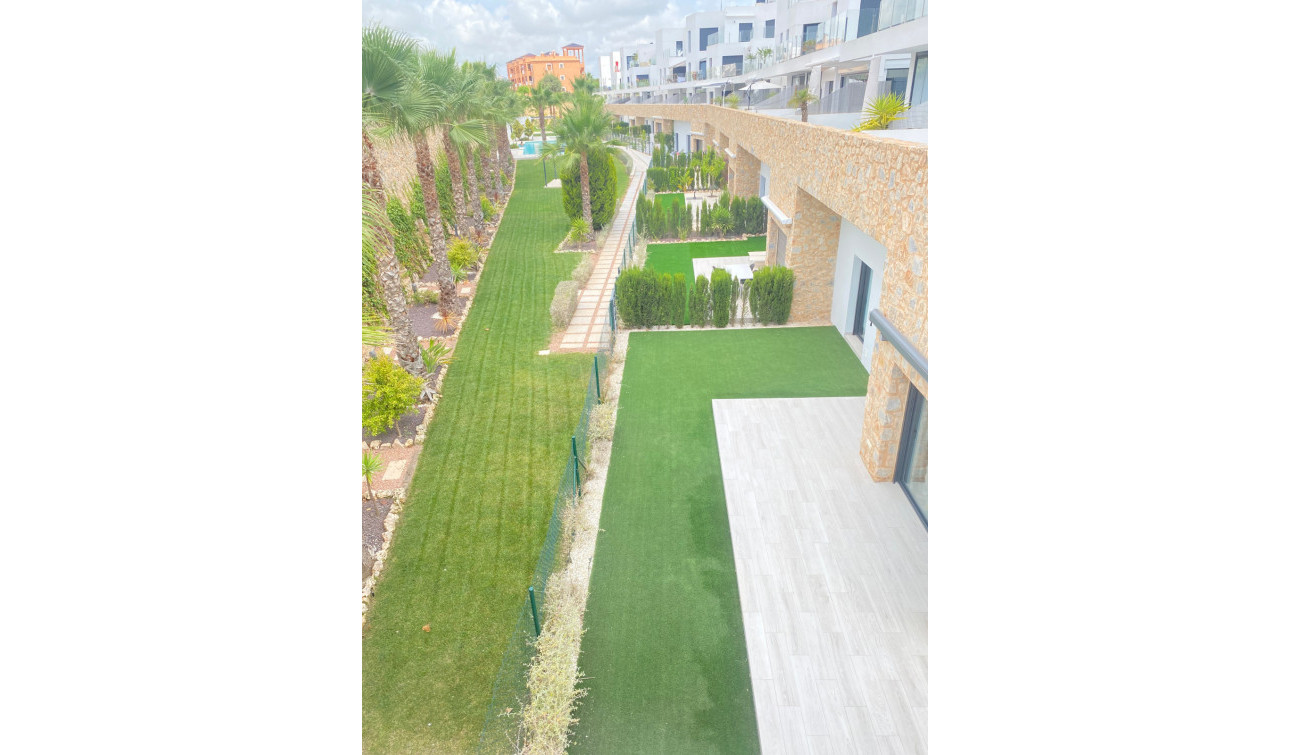 Resale - Apartment / Flat - Orihuela Costa - Villamartín