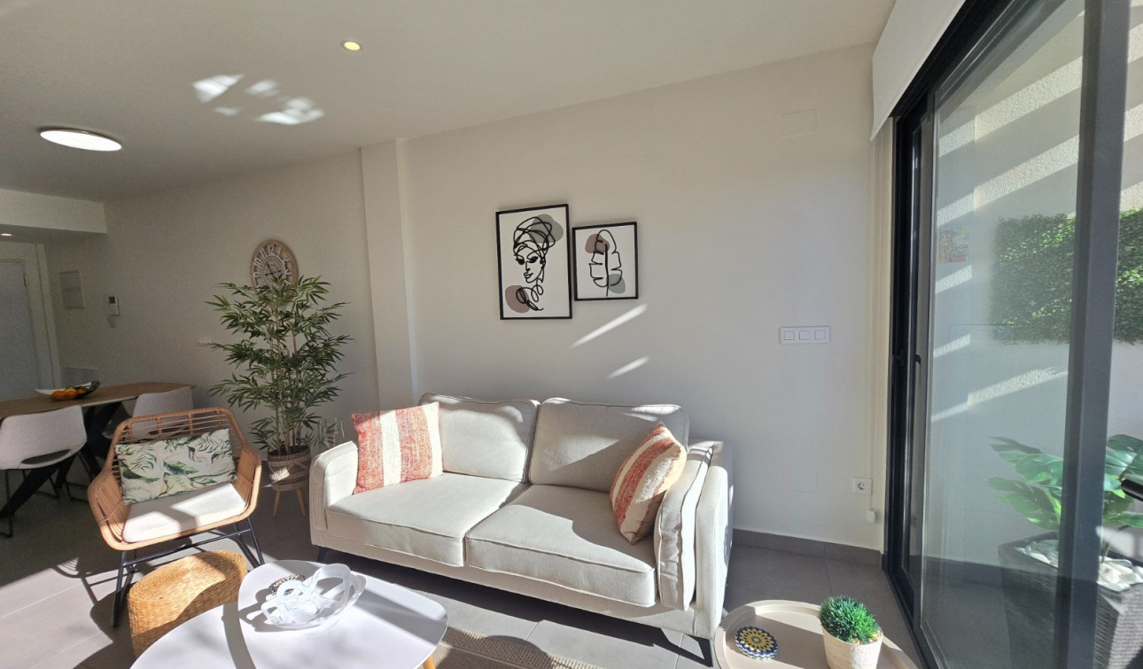 Resale - Apartment / Flat - Orihuela Costa * - Villamartín *