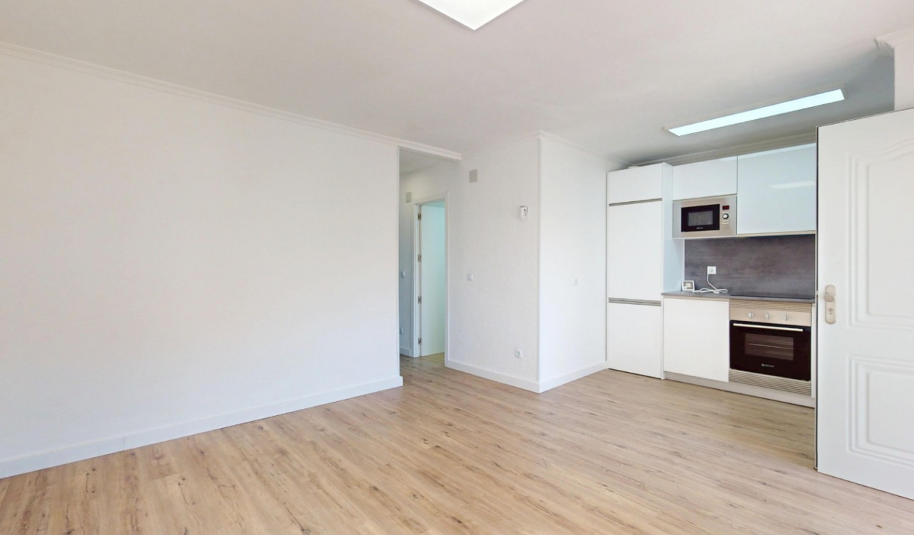 Resale - Apartment / Flat - Orihuela Costa - Villamartín