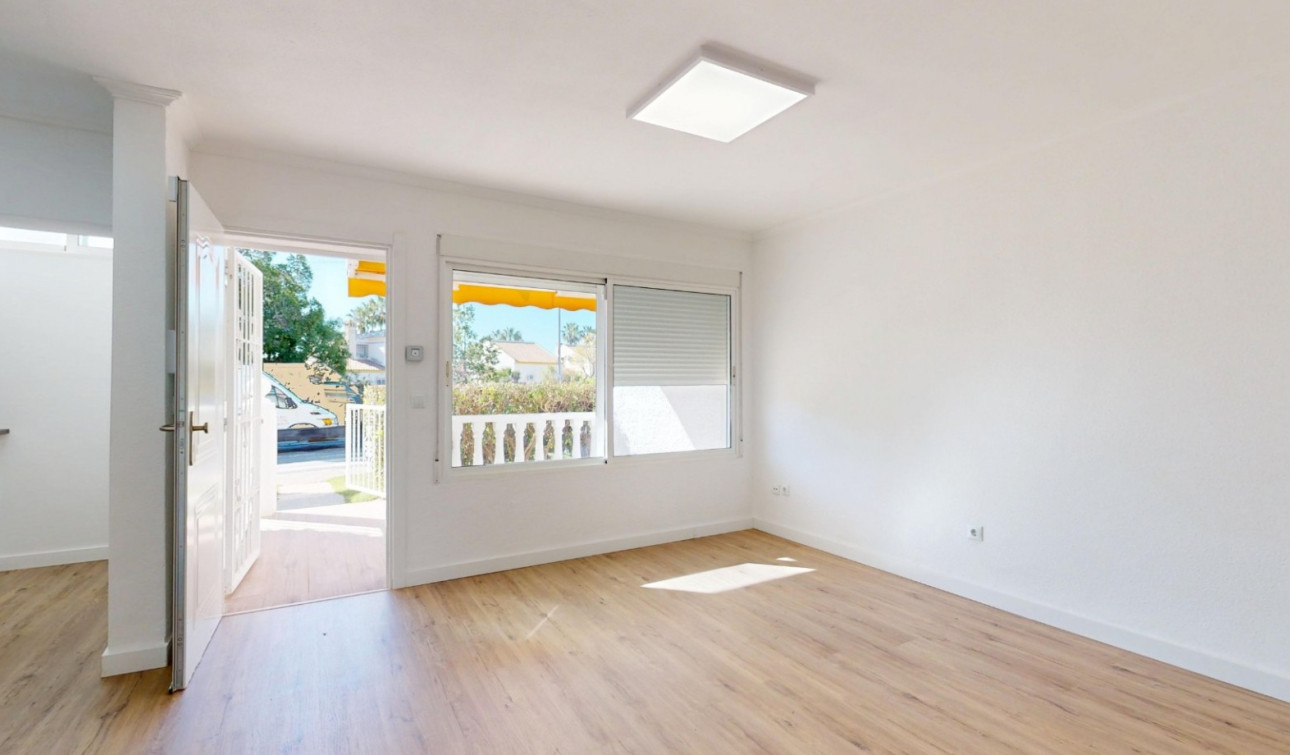 Resale - Apartment / Flat - Orihuela Costa - Villamartín