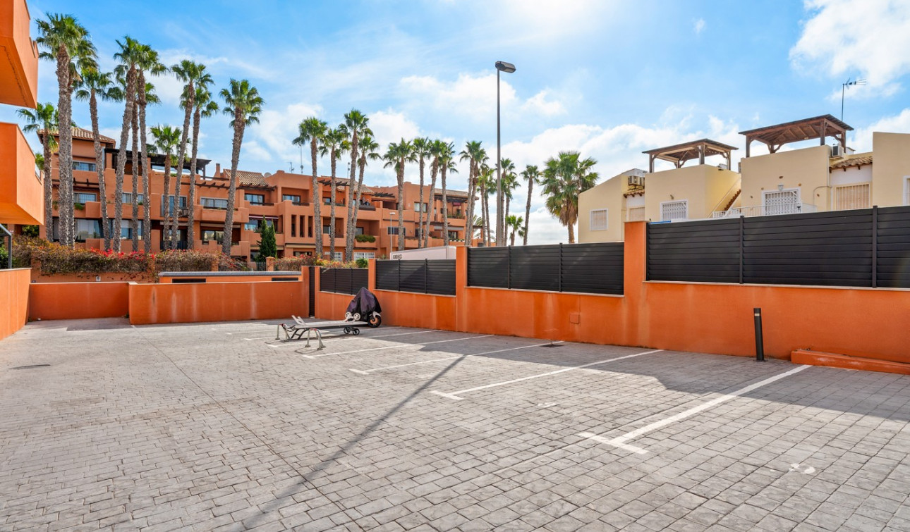 Resale - Apartment / Flat - Orihuela Costa - Villamartín