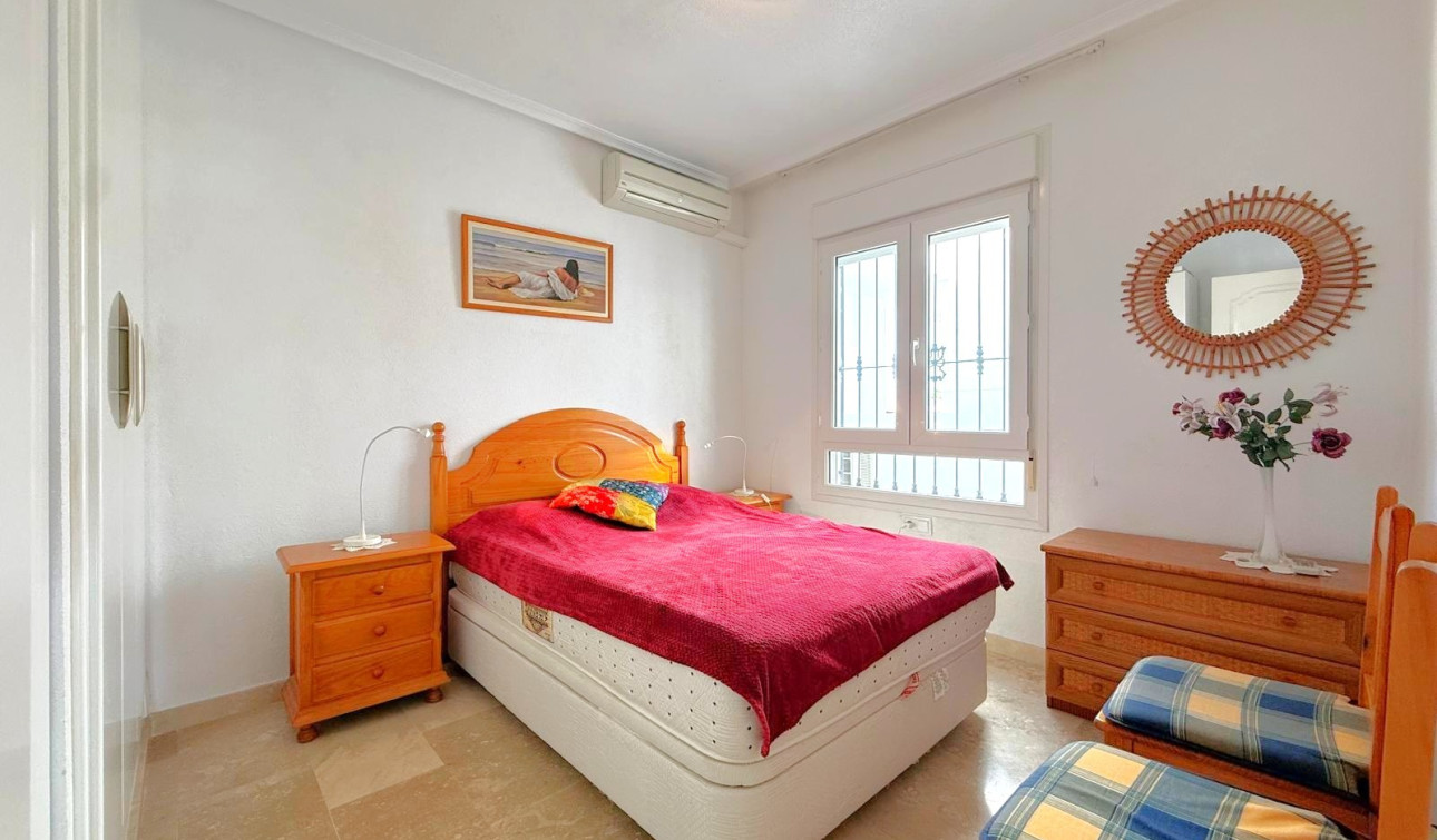 Resale - Apartment / Flat - Orihuela Costa - Villamartín