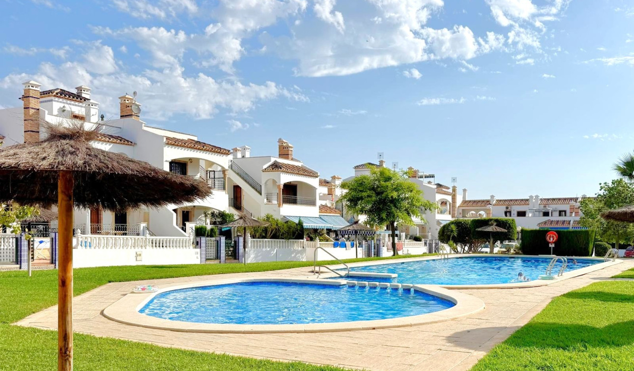 Resale - Apartment / Flat - Orihuela Costa - Villamartín