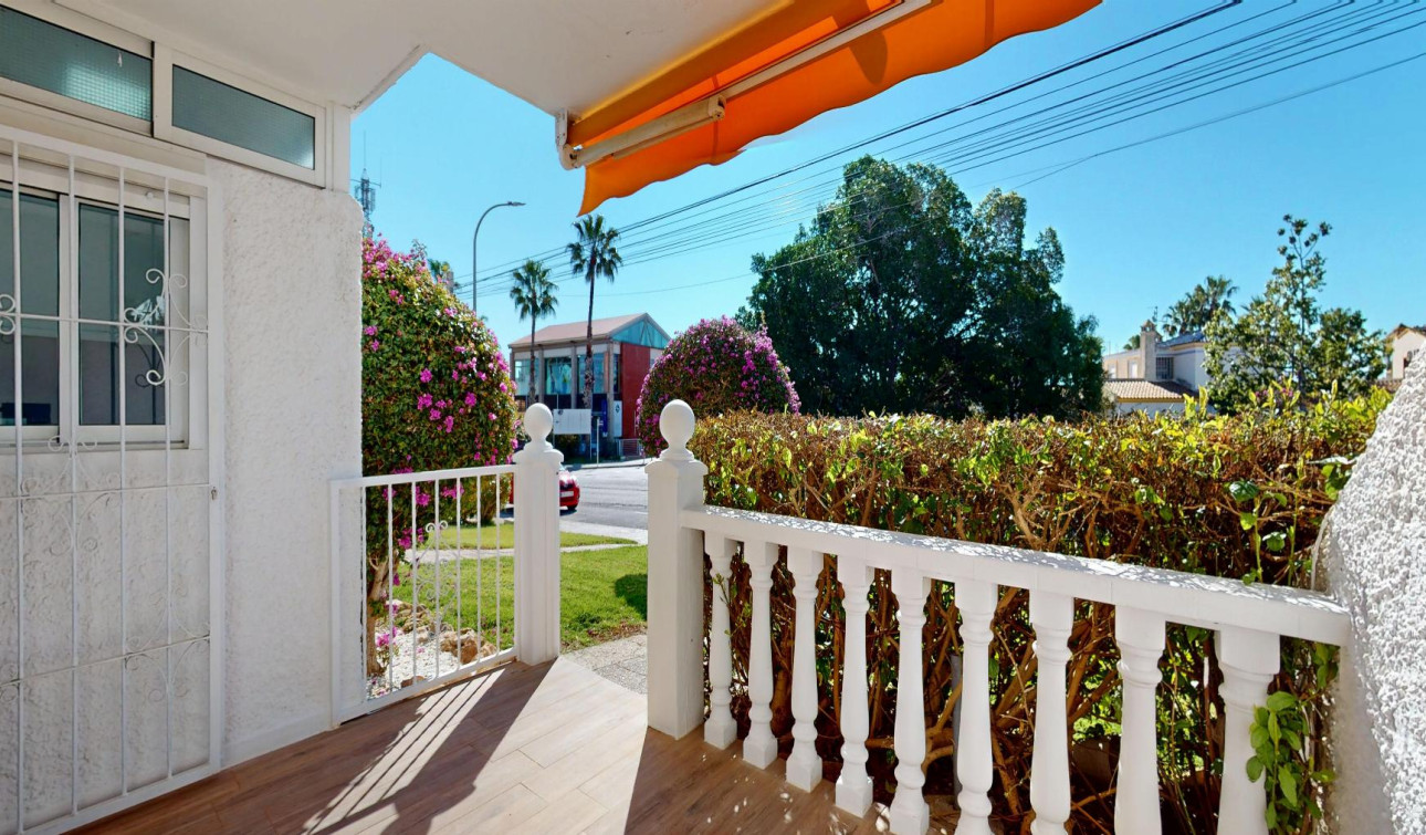 Resale - Apartment / Flat - Orihuela Costa - Villamartín