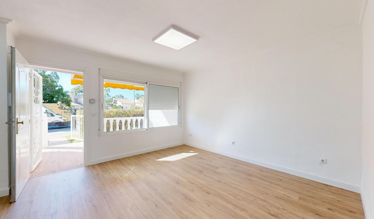Resale - Apartment / Flat - Orihuela Costa - Villamartín