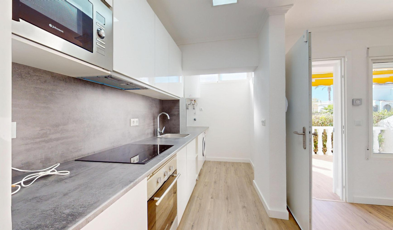 Resale - Apartment / Flat - Orihuela Costa - Villamartín