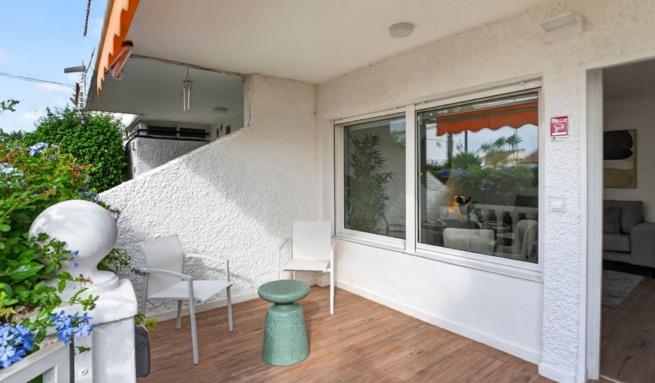 Resale - Apartment / Flat - Orihuela Costa - Villamartín