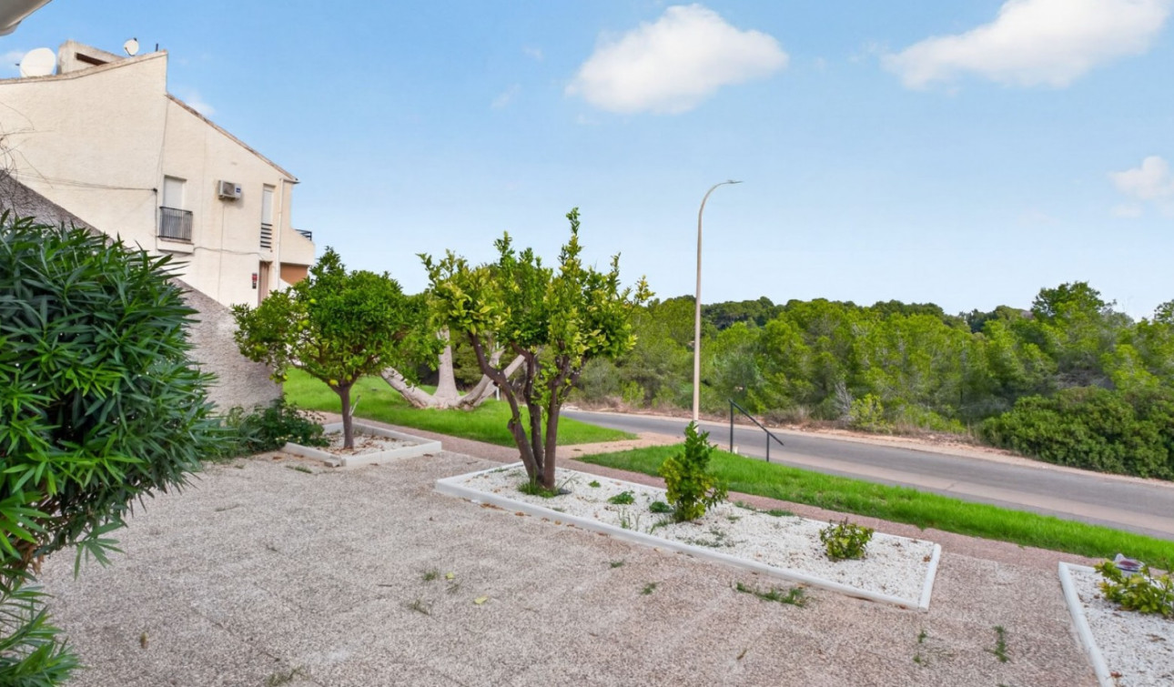 Resale - Apartment / Flat - Orihuela Costa - Villamartín