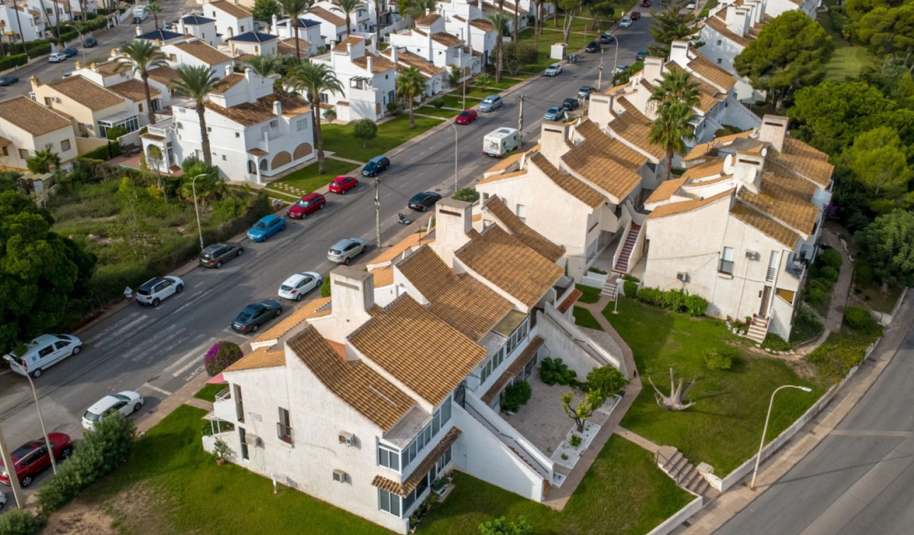 Resale - Apartment / Flat - Orihuela Costa - Villamartín