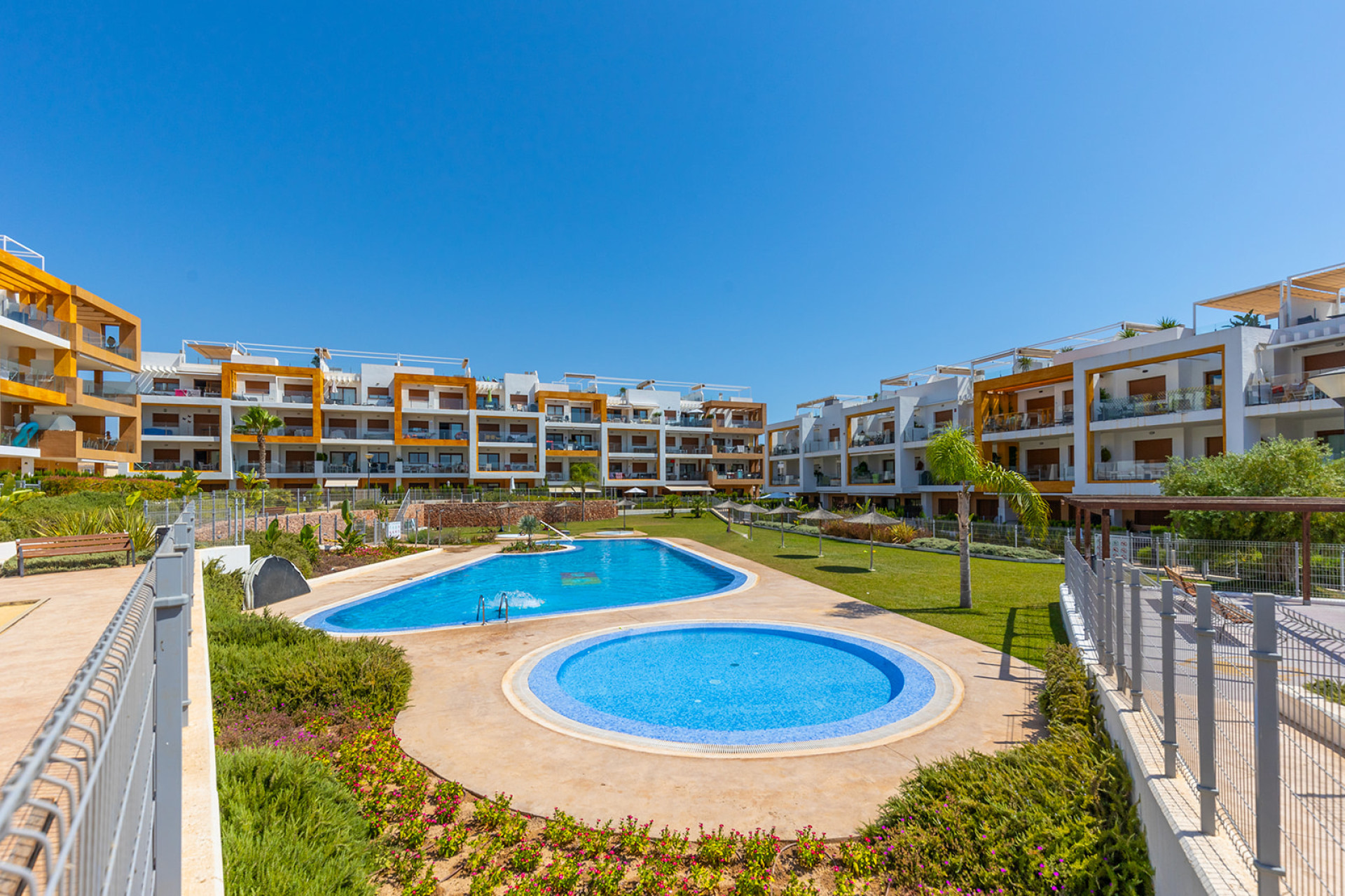 Resale - Apartment / Flat - Orihuela Costa - Villamartín