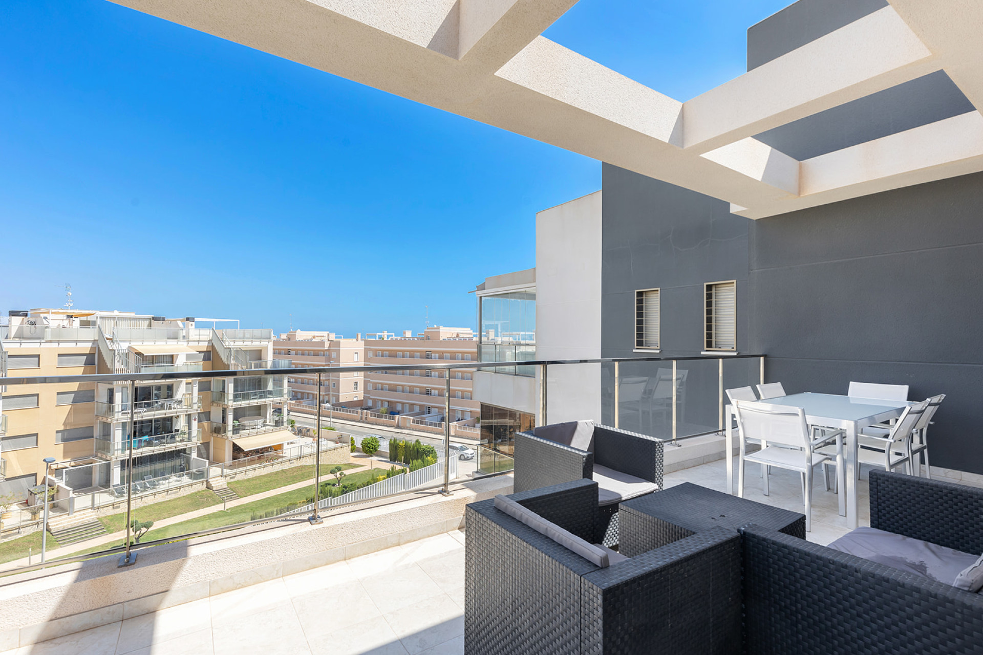 Resale - Apartment / Flat - Orihuela Costa - Villamartín