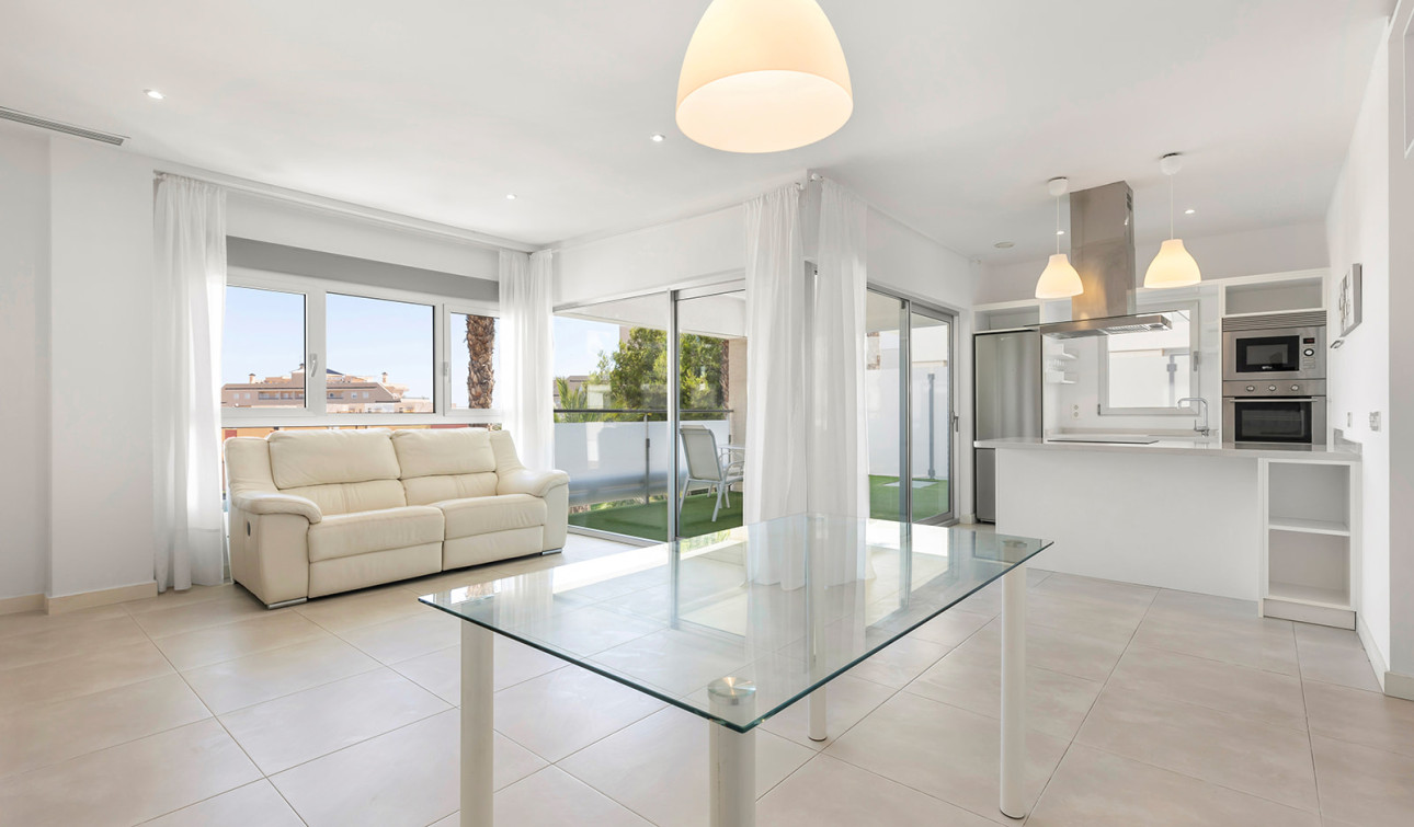 Resale - Apartment / Flat - Orihuela Costa - Villamartín