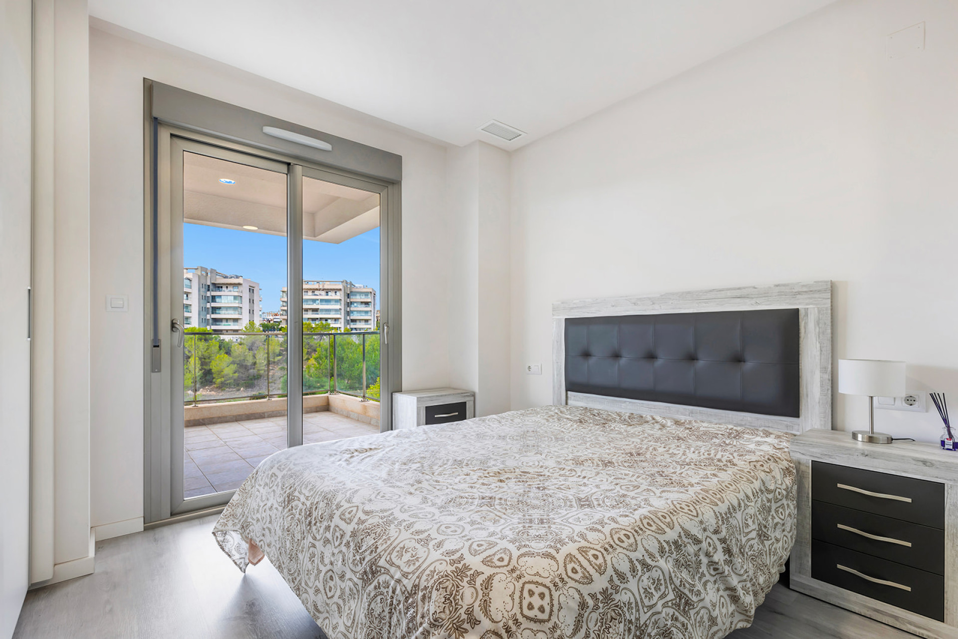 Resale - Apartment / Flat - Orihuela Costa - Villamartín