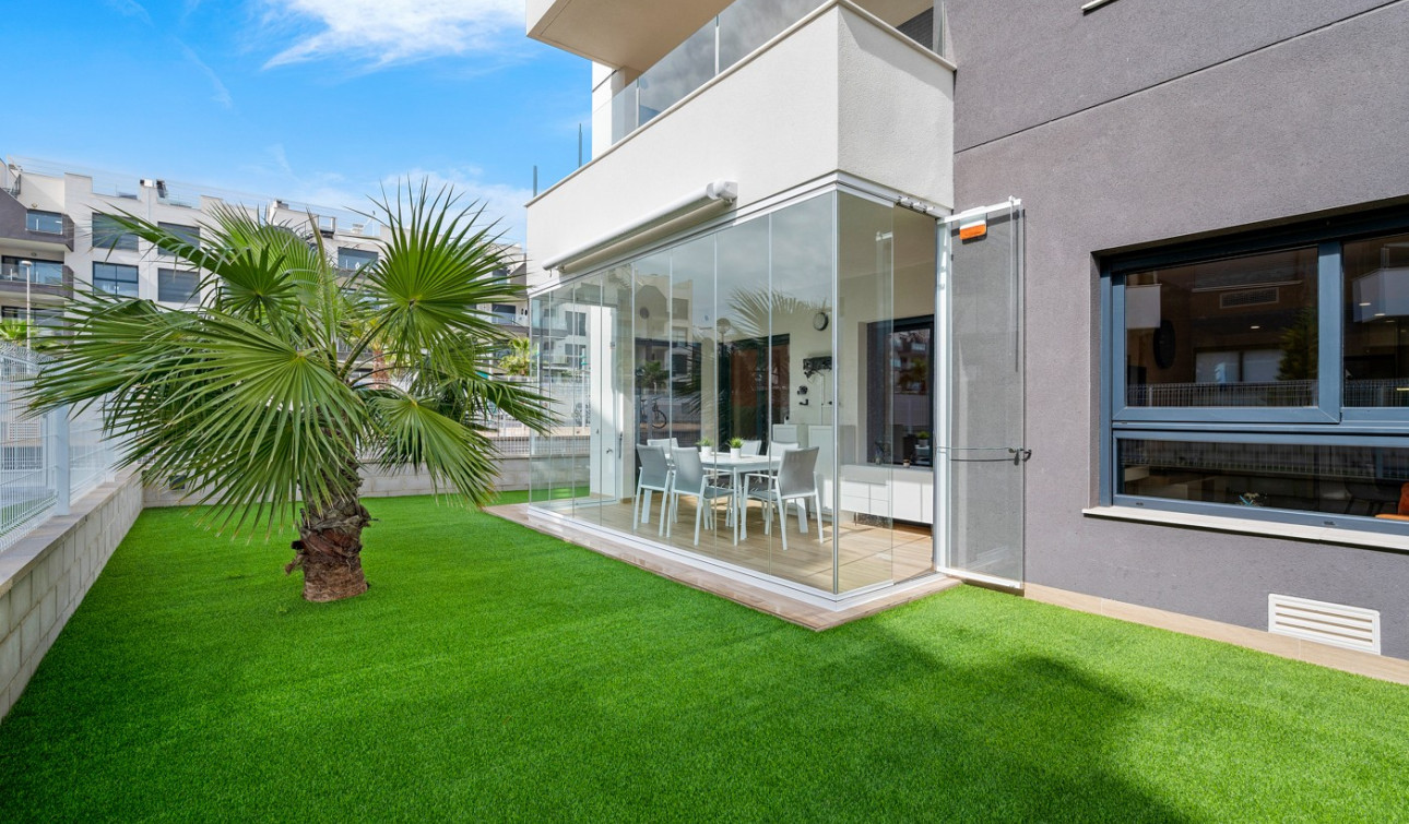 Resale - Apartment / Flat - Orihuela Costa - Villamartín