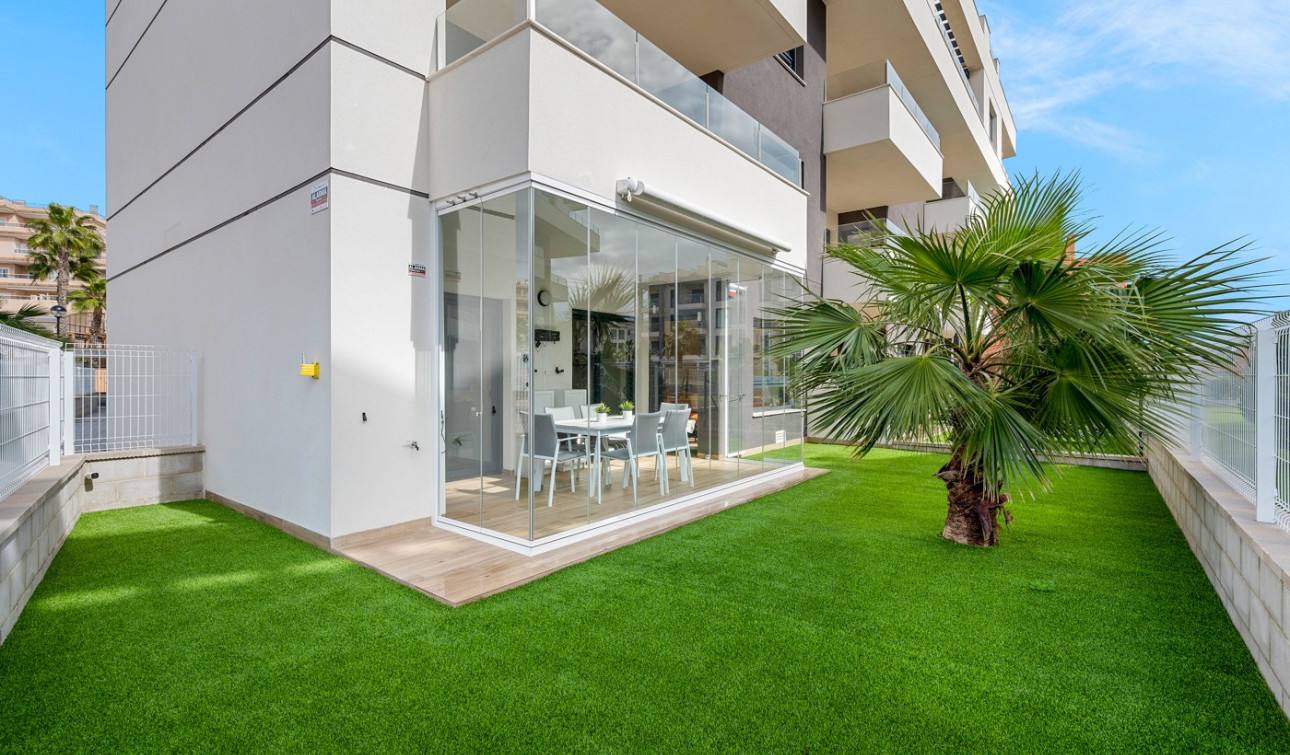 Resale - Apartment / Flat - Orihuela Costa - Villamartín